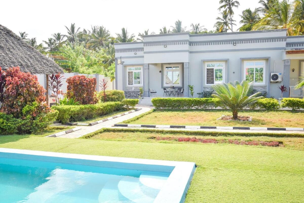 Villa Tongue